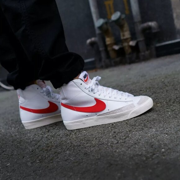 Nike Women's Gymnastics Blazer Mid '77 Shoe - White Habanero Red Sail - 8.5 - Picture 1 of 10